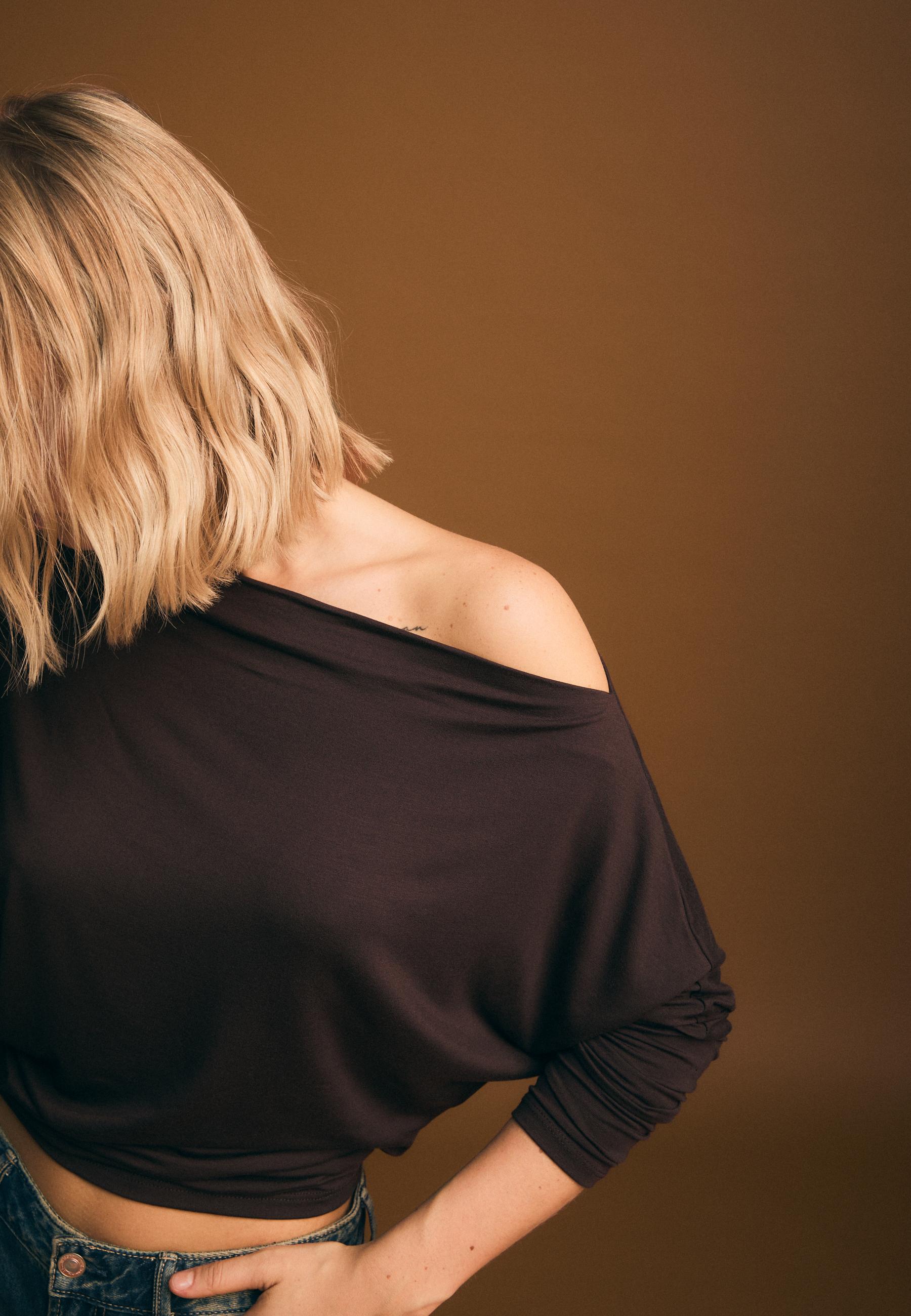 Camiseta Asimétrica en tejido modal