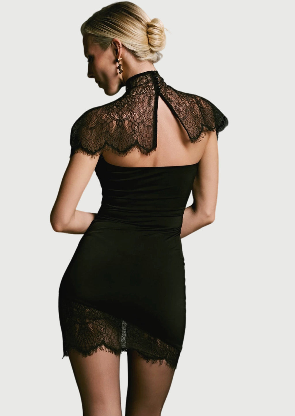 Conjunto de Mini Vestido Sin Tirantes con Encaje